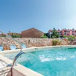 Apartment Lovely In