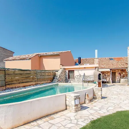 Διαμέρισμα Beautiful In With Wifi