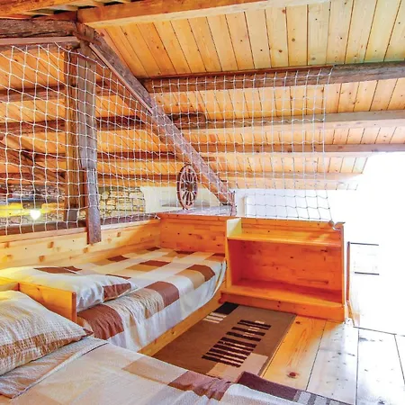 1 Bedroom Pet Friendly In Apartment